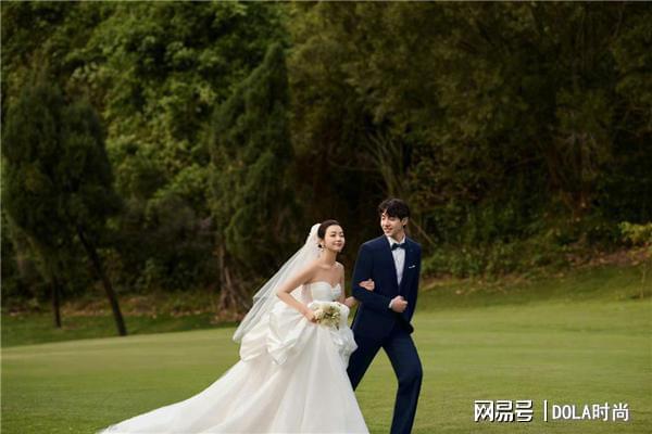 BG真人官方：铂爵旅拍2023年夏季婚纱照系列大赏(图3)